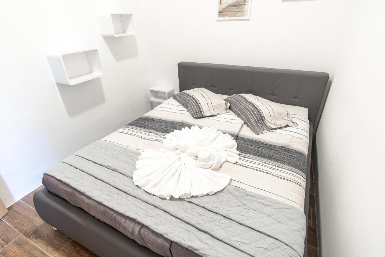 Apartment Trieste Hermes Art Sezana Bagian luar foto