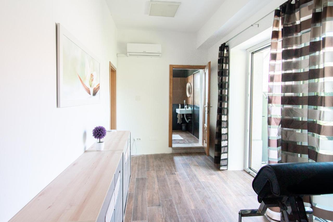 Apartment Trieste Hermes Art Sezana Bagian luar foto