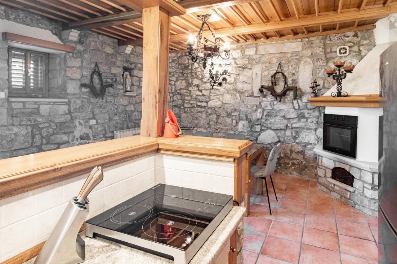 Apartment Trieste Hermes Art Sezana Bagian luar foto